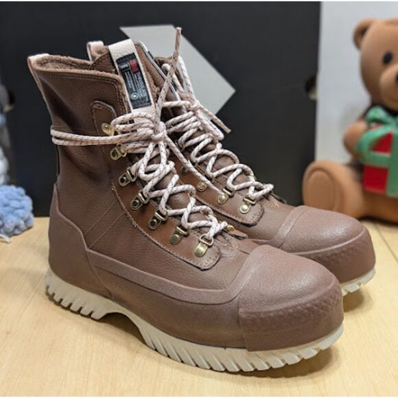 Converse CTAS Lugged 2.0 CC X-Hi Waterproof Leather Boots Women's Size 9 NIB - Picture 1 of 15